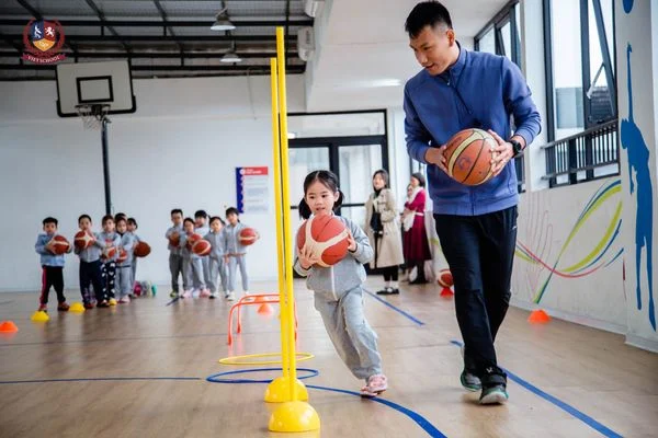 CÁC BẠN NHỎ HÁO HỨC ĐI TÌM HÀNH TRANG VÀO LỚP 1 TẠI VIETSCHOOL