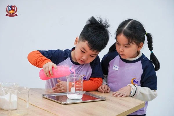 CÁC BẠN NHỎ HÁO HỨC ĐI TÌM HÀNH TRANG VÀO LỚP 1 TẠI VIETSCHOOL