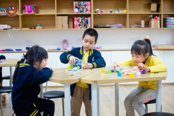 STEAM LỚP TIỀN TIỂU HỌC - “CHẠM” VÀO KHOA HỌC TỪ NHỮNG ĐIỀU ĐƠN GIẢN NHẤT