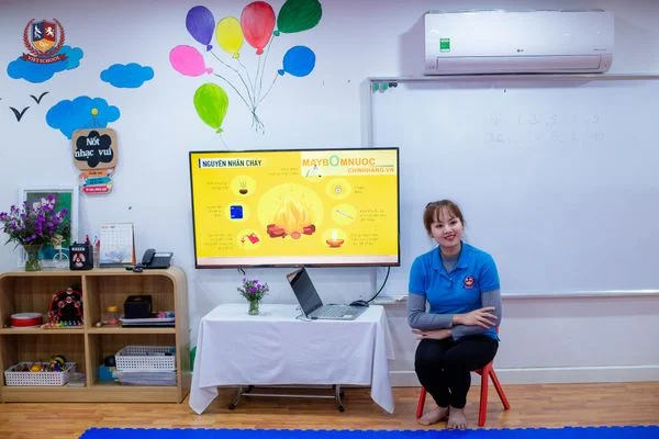 VIETSKILLS: TRẺ HỌC KỸ NĂNG THOÁT HIỂM KHI GẶP HỎA HOẠN