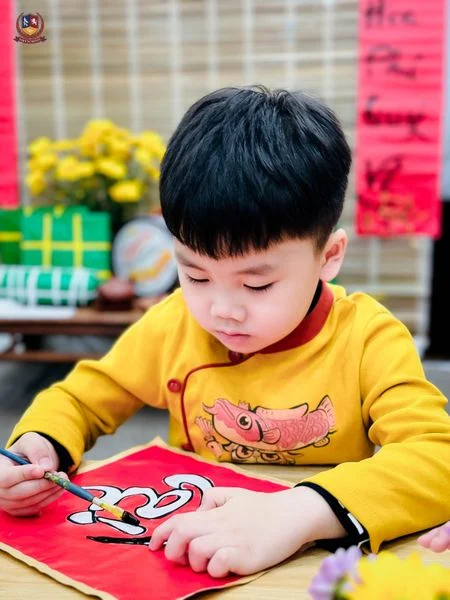 MỸ THUẬT SÁNG TẠO: TRẺ “VẼ” MÙA XUÂN, HÂN HOAN CHÀO TẾT QUA TỪNG NÉT CHỮ THƯ PHÁP