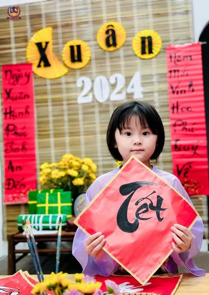 MỸ THUẬT SÁNG TẠO: TRẺ “VẼ” MÙA XUÂN, HÂN HOAN CHÀO TẾT QUA TỪNG NÉT CHỮ THƯ PHÁP