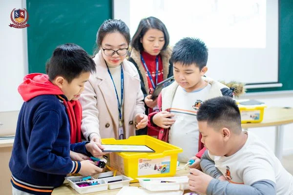 KHÁM PHÁ VIETSCHOOL, HỌC SINH TIỂU HỌC BRENDON ĐƯỢC TRẢI NGHIỆM NHỮNG GÌ?