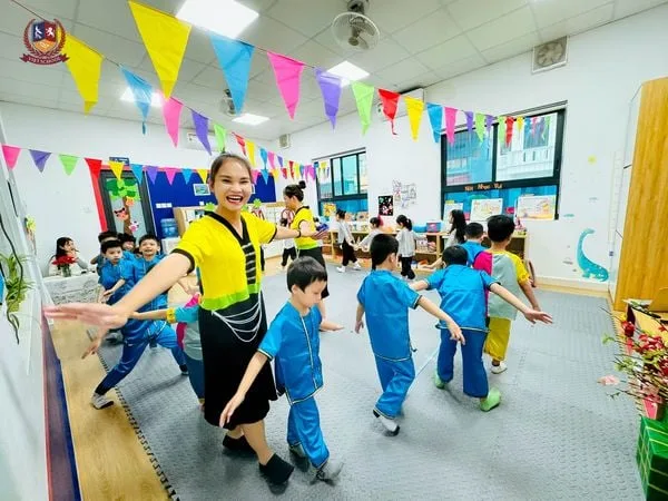 GIÁO DỤC THỂ CHẤT: TRẺ VẬN ĐỘNG THÔNG MINH QUA TRÒ CHƠI DÂN GIAN