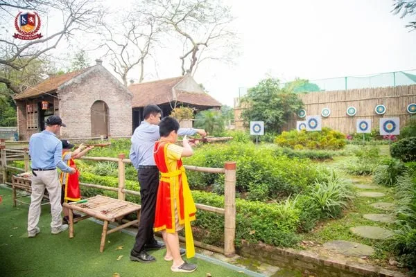 KHỐI 4 THĂM TÒA THÀNH CỔ NHẤT VIỆT NAM, NGHE CHUYỆN TIỀN NHÂN DỰNG NƯỚC