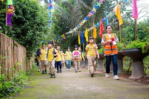 VIETSCHOOLER KHỐI 1 KHÁM PHÁ "ỐC ĐẢO XANH" GIỮA LÒNG HÀ NỘI