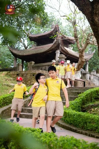 KHỐI 4 THĂM TÒA THÀNH CỔ NHẤT VIỆT NAM, NGHE CHUYỆN TIỀN NHÂN DỰNG NƯỚC