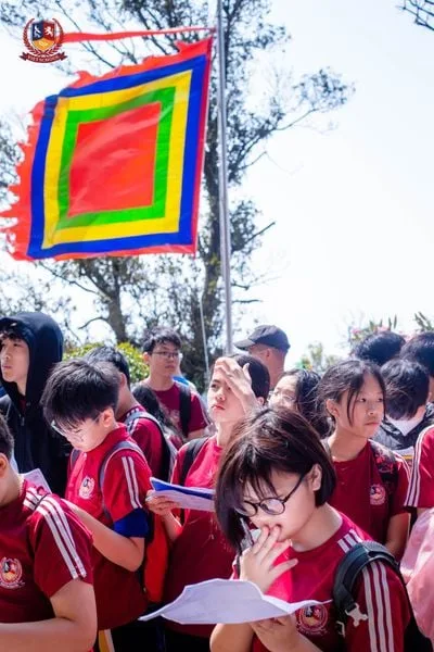 VIETSCHOOLERS KHỐI 7, 8 CHINH PHỤC ĐỈNH THIÊNG BA VÌ