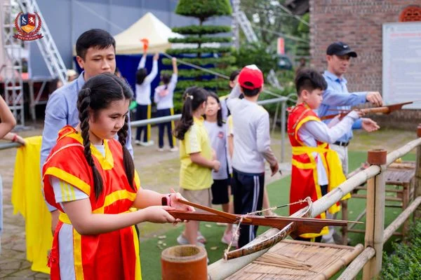 KHỐI 4 THĂM TÒA THÀNH CỔ NHẤT VIỆT NAM, NGHE CHUYỆN TIỀN NHÂN DỰNG NƯỚC