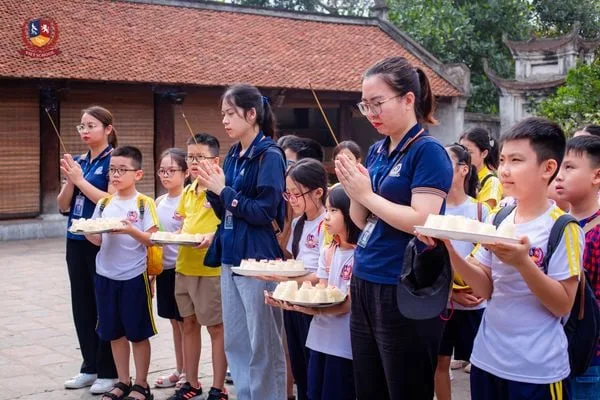KHỐI 4 THĂM TÒA THÀNH CỔ NHẤT VIỆT NAM, NGHE CHUYỆN TIỀN NHÂN DỰNG NƯỚC
