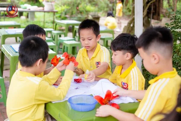 VIETSCHOOLER KHỐI 1 KHÁM PHÁ "ỐC ĐẢO XANH" GIỮA LÒNG HÀ NỘI