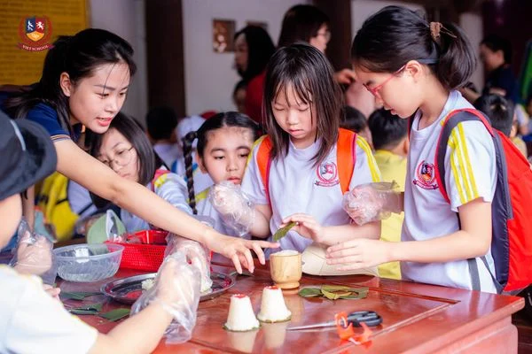 KHỐI 4 THĂM TÒA THÀNH CỔ NHẤT VIỆT NAM, NGHE CHUYỆN TIỀN NHÂN DỰNG NƯỚC