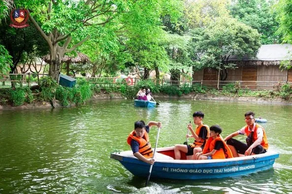 TRẠI HÈ VIETSCHOOL 2024: ĐI ĐỂ HIỂU, TRẢI NGHIỆM ĐỂ TRƯỞNG THÀNH