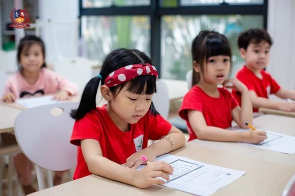 VIETSCHOOL VÀ NHỮNG TRẢI NGHIỆM THÚ VỊ - THÊM HÀNH TRANG CHO CÁC BẠN NHỎ MẦM NON VIỆT ANH VỮNG VÀNG VÀO LỚP 1