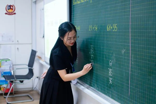 [CHUYỆN KỂ GIÁO VIÊN] HỌC TOÁN “DỄ NHƯ CHƠI” CÙNG HỌC SINH KHỐI 1