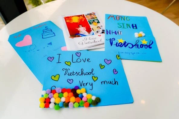 "THƯ TÌNH" GỬI VIETSCHOOL
