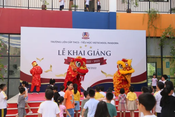 NGÀY HỘI KHAI TRƯỜNG & VUI TẾT TRUNG THU CÙNG CÁC BẠN NHỎ MẦM NON VIETSCHOOL
