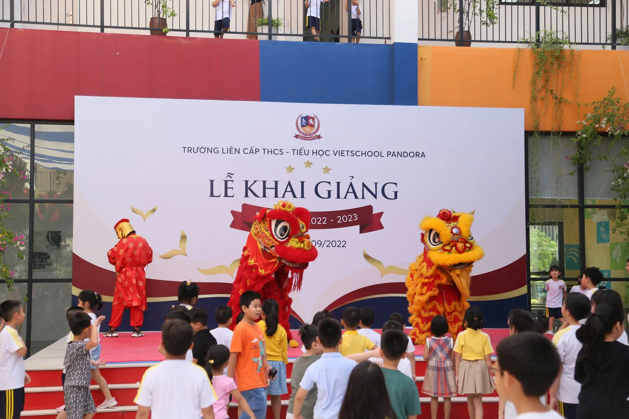 NGÀY HỘI KHAI TRƯỜNG & VUI TẾT TRUNG THU CÙNG CÁC BẠN NHỎ MẦM NON VIETSCHOOL