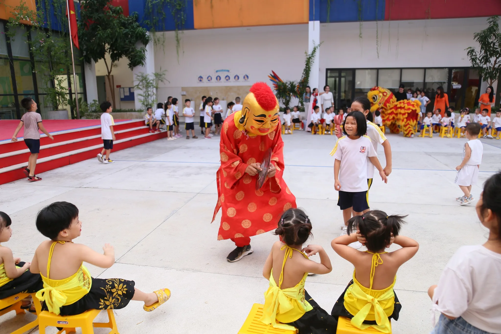 NGÀY HỘI KHAI TRƯỜNG & VUI TẾT TRUNG THU CÙNG CÁC BẠN NHỎ MẦM NON VIETSCHOOL