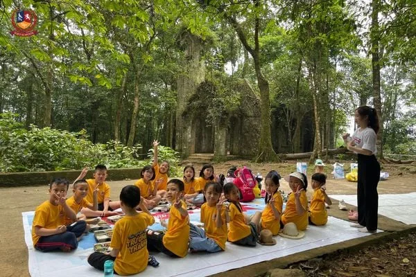Thỏa sức tự do khám phá tại vườn Quốc gia Ba Vì cùng trại hè Vietschool