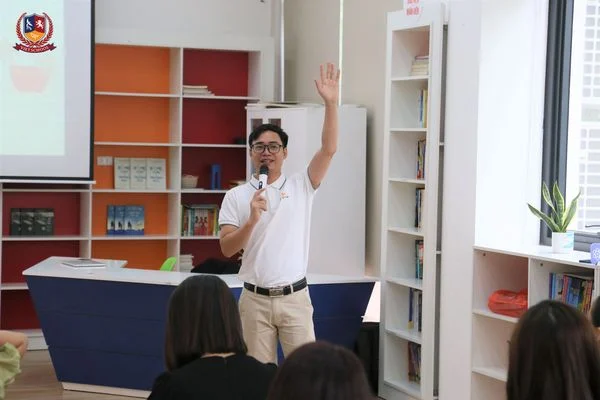 Workshop tháng 9: Các bậc cha mẹ hiểu về “5 ngôn ngữ yêu thương” Thầy Phạm Anh Tuấn, Phó GIám đốc khối giáo dục Vietschool