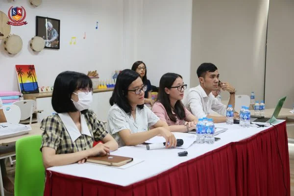 Đội ngũ Ban giám khảo