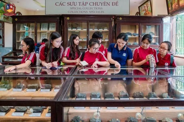 HỌC SINH KHỐI 7 HOÁ THÂN THÀNH CÁC NHÀ KHẢO CỔ HỌC ĐỂ KHÁM PHÁ VÀ GIẢI MÃ HÀNH TRÌNH TRIỆU NĂM CỦA ĐỊA CHẤT