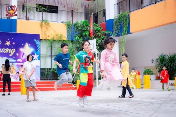 VIETSCHOOLERS ĐÓN TẾT TRUNG THU ĐẬM ĐÀ BẢN SẮC VIỆT NAM