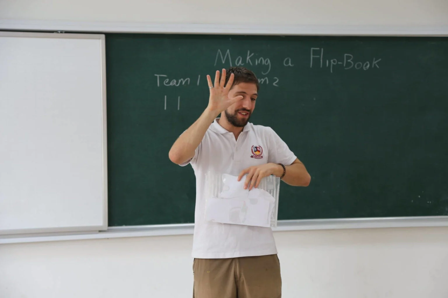 MỘT NGÀY CỦA CHÚNG TỚ TẠI VIETSCHOOL!