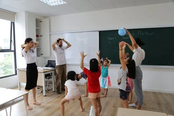 MỘT NGÀY CỦA CHÚNG TỚ TẠI VIETSCHOOL!