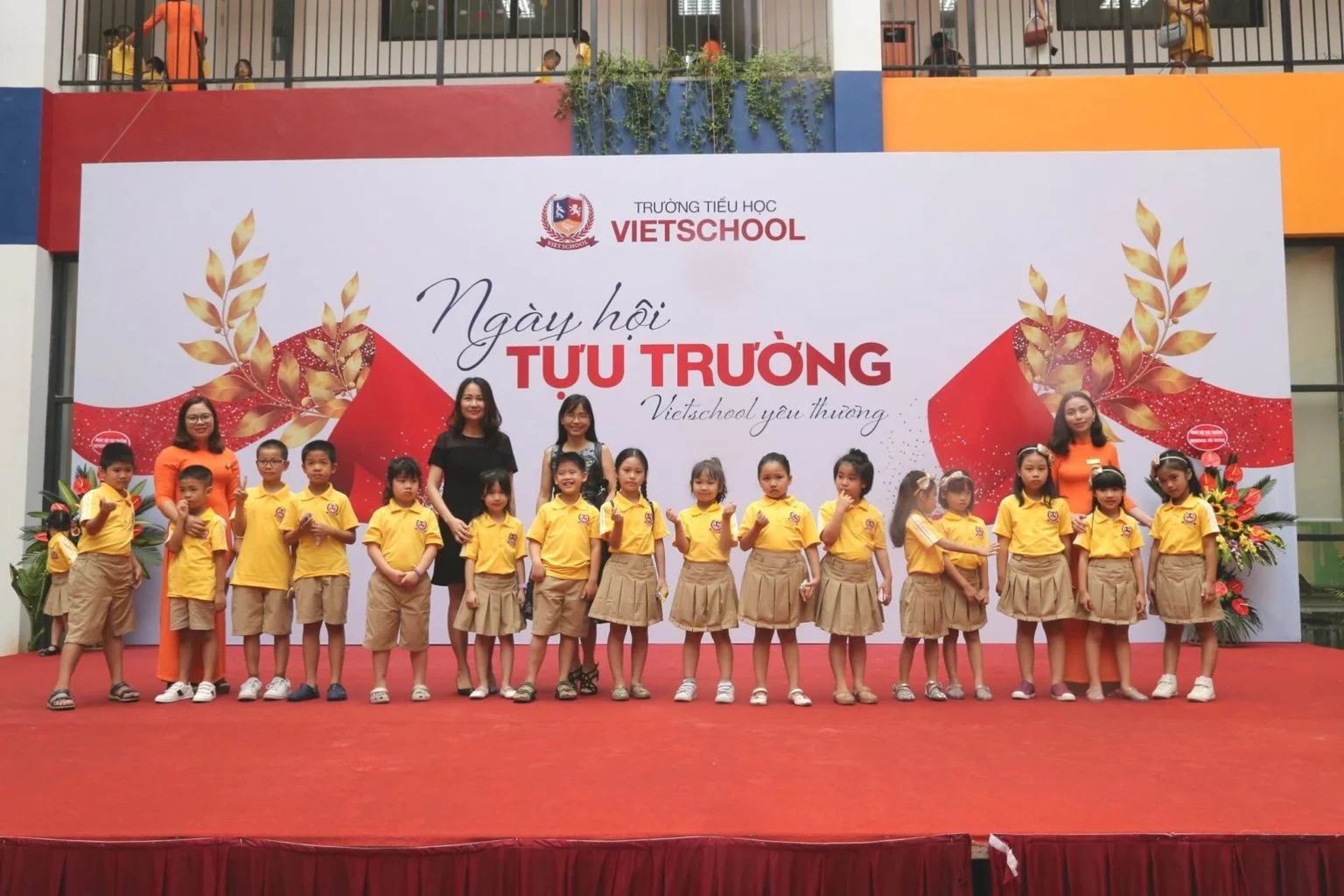 NGÀY HỘI TỰU TRƯỜNG – VIETSCHOOL YÊU THƯƠNG