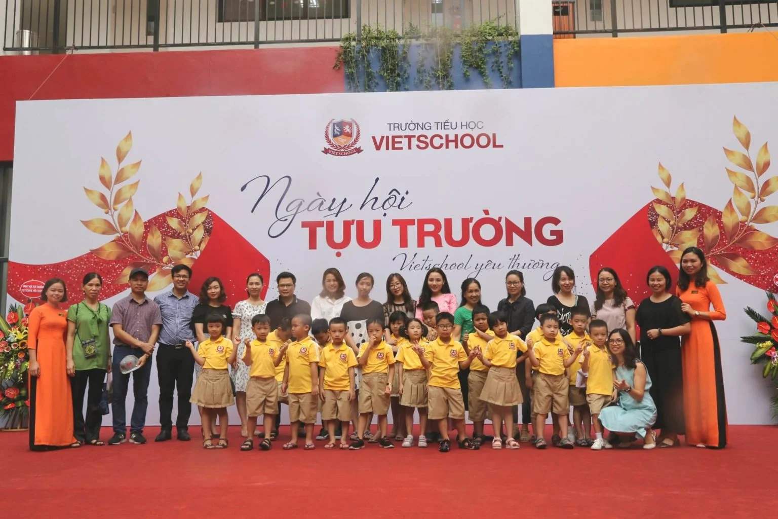 NGÀY HỘI TỰU TRƯỜNG – VIETSCHOOL YÊU THƯƠNG