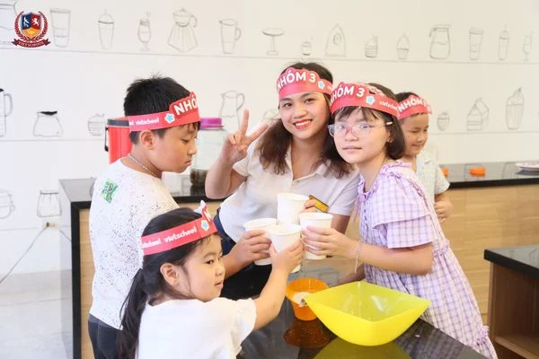 Có gì ở ngày hội khám phá Vietschool? Học nấu ăn tại phòng Cooking studio