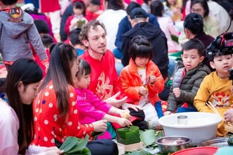 [VIETSCHOOL ON NEWS] Học sinh Vietschool “Gắn kết và Yêu thương” gìn giữ phong vị Tết xưa