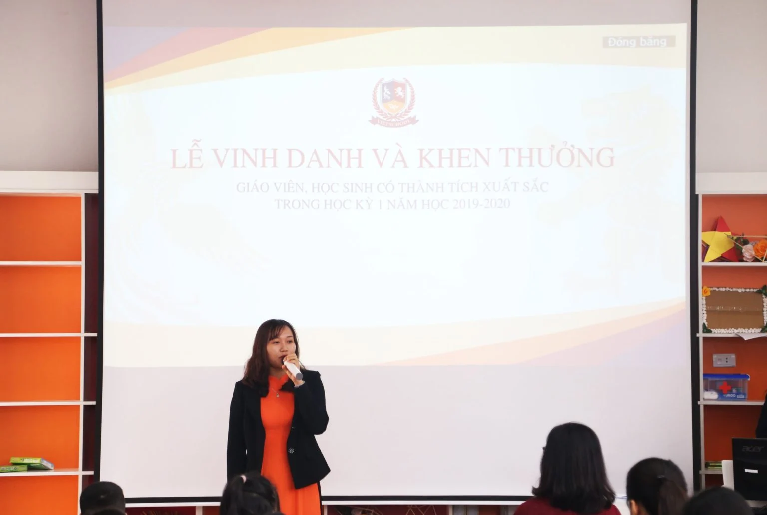 LỄ VINH DANH VÀ KHEN THƯỞNG GIÁO VIÊN, HỌC SINH CÓ THÀNH TÍCH XUẤT SẮC TRONG HỌC KỲ I NĂM 2019 – 2020