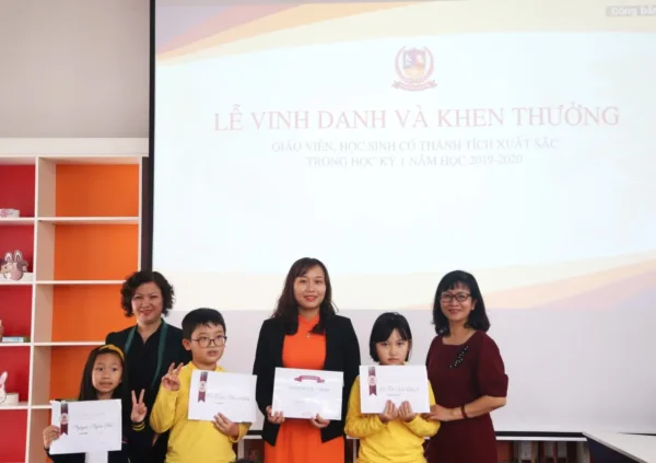 LỄ VINH DANH VÀ KHEN THƯỞNG GIÁO VIÊN, HỌC SINH CÓ THÀNH TÍCH XUẤT SẮC TRONG HỌC KỲ I NĂM 2019 – 2020