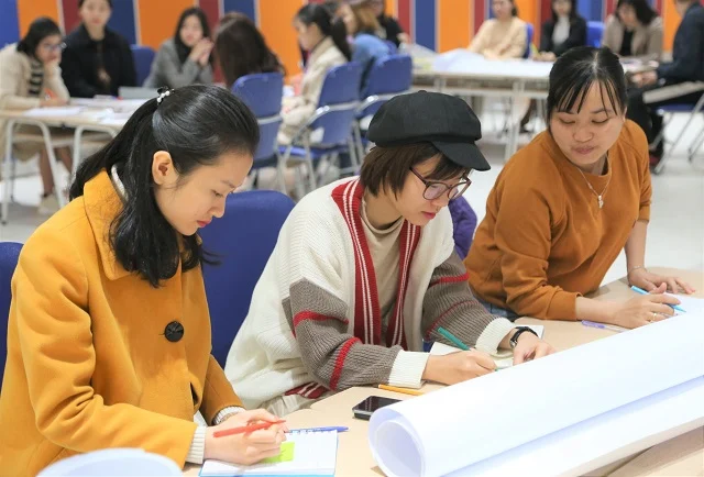 THẦY CÔ VIETSCHOOL THAM GIA KHÓA ĐÀO TẠO NUÔI DƯỠNG TƯ DUY PHÁT TRIỂN