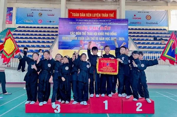 [VIETSCHOOL ON NEWS] Học sinh Vietschool “Gắn kết và Yêu thương” gìn giữ phong vị Tết xưa