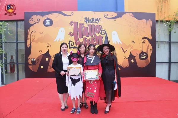 NHÌN LẠI NHỮNG KHOẢNH KHẮC ĐẸP TRONG LỄ HỘI HALLOWEEN TẠI VIETSCHOOL