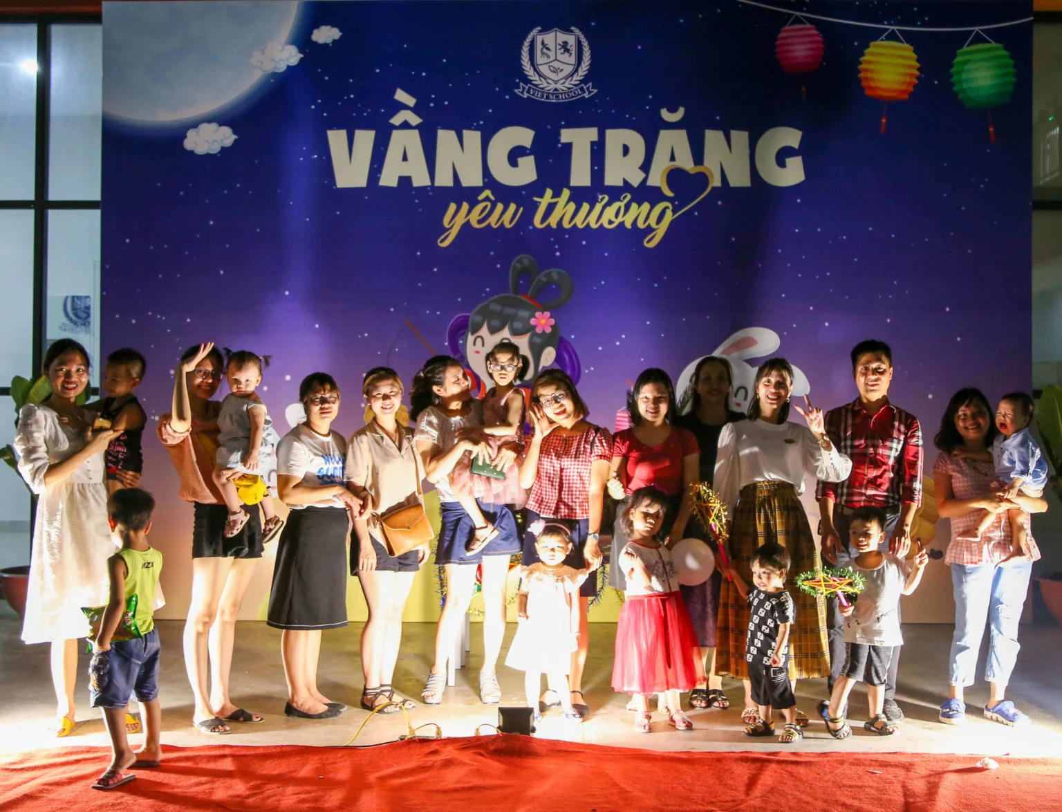 Đêm hội trăng rằm “Trung thu là tết, tết là đoàn viên” tại Vietschool