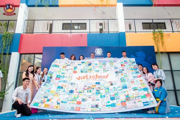 trường vietschool có tốt không