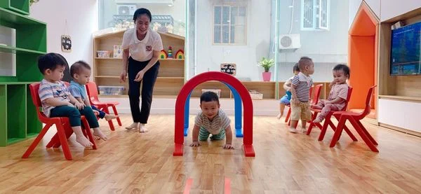 VIETSCHOOL CHÚ TRỌNG PHÁT TRIỂN THỂ CHẤT CHO TRẺ