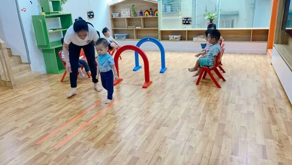 VIETSCHOOL CHÚ TRỌNG PHÁT TRIỂN THỂ CHẤT CHO TRẺ