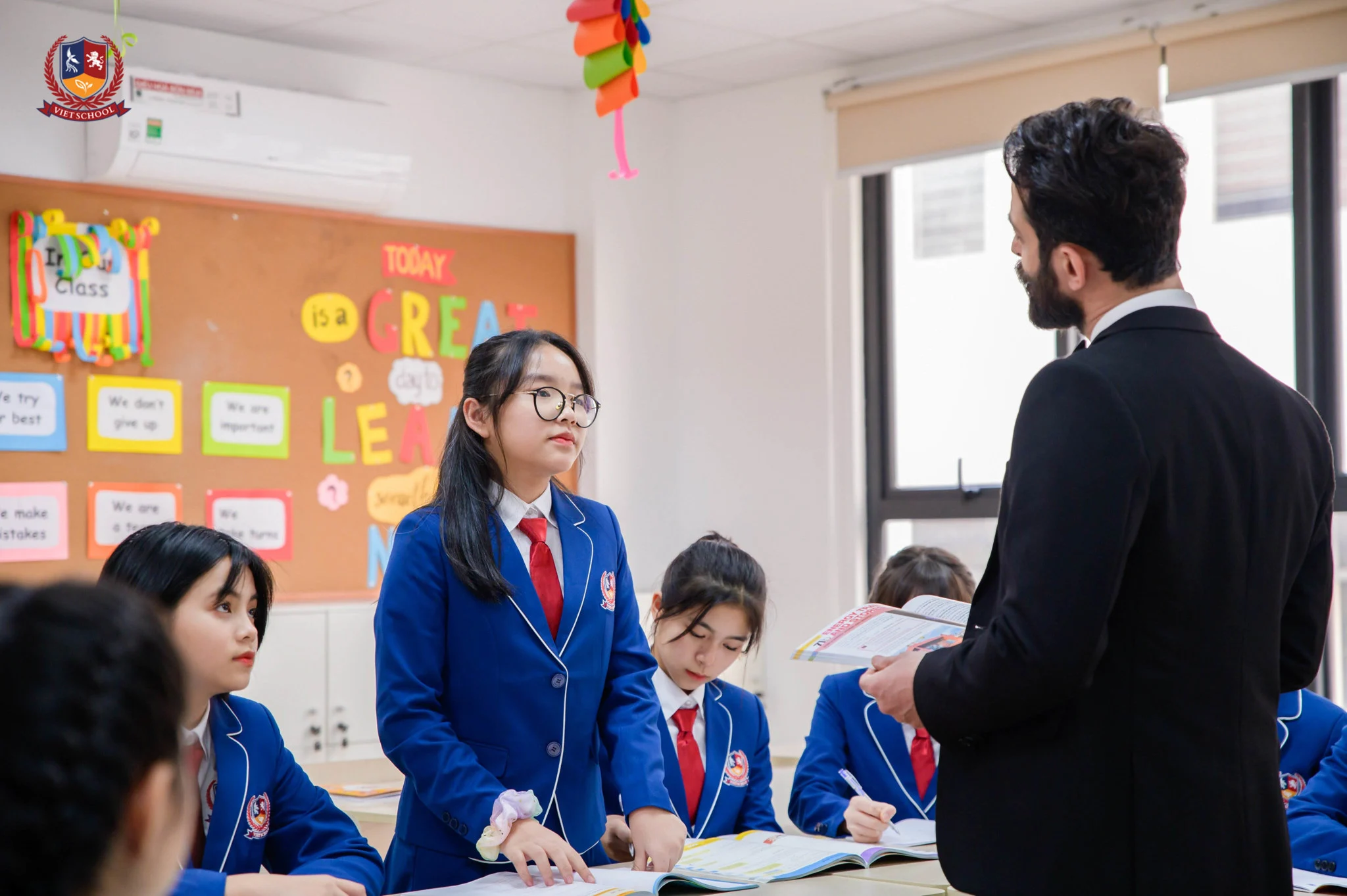 CHƯƠNG TRÌNH SONG NGỮ BẢN QUYỀN TẠI VIETSCHOOL VỚI ƯU ĐÃI LỚN VỀ HỌC PHÍ