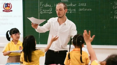 GẶP GỠ THẦY GIÁO TIẾNG ANH TRUYỀN CẢM HỨNG ARMAND JACQUE JORDAAN
