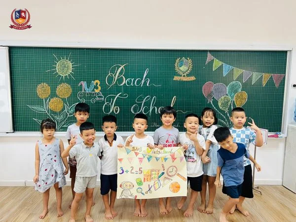 [ORIENTATION WEEK - DAY 2: VIETSCHOOL, HERE I COME/NGÀY HỘI KHÁM PHÁ]