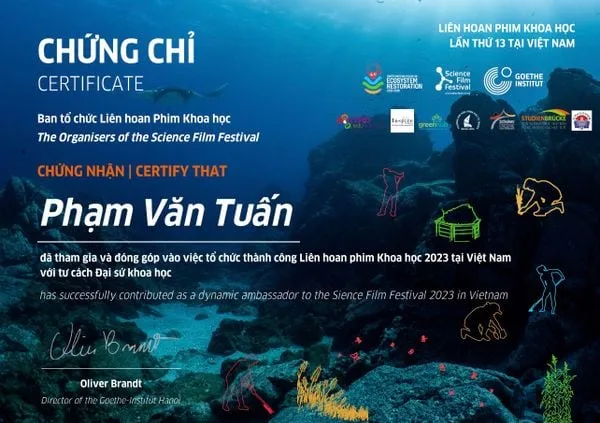 GIÁO VIÊN VIETSCHOOL VINH DỰ NHẬN CHỨNG CHỈ LIÊN HOAN PHIM KHOA HỌC