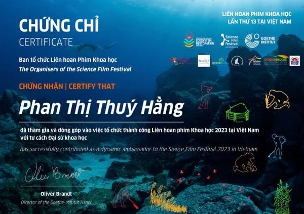 GIÁO VIÊN VIETSCHOOL VINH DỰ NHẬN CHỨNG CHỈ LIÊN HOAN PHIM KHOA HỌC