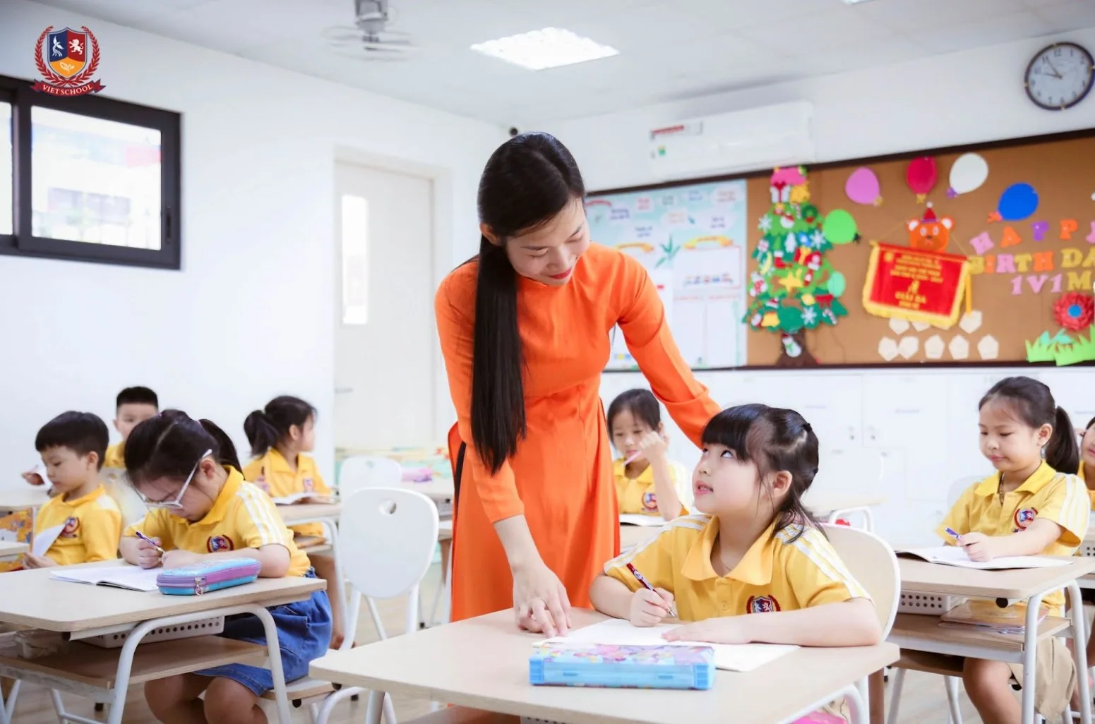 KHI CẦN GIÚP ĐỠ, CON CÓ THỂ TÌM ĐẾN NHỮNG AI Ở TRƯỜNG?