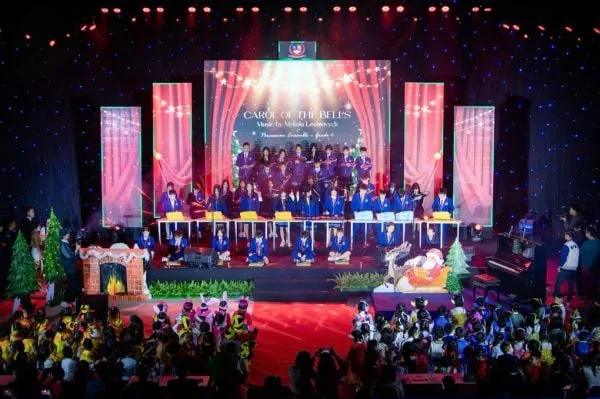 Tiết mục hòa tấu Carol of the bells của học sinh lớp 6.